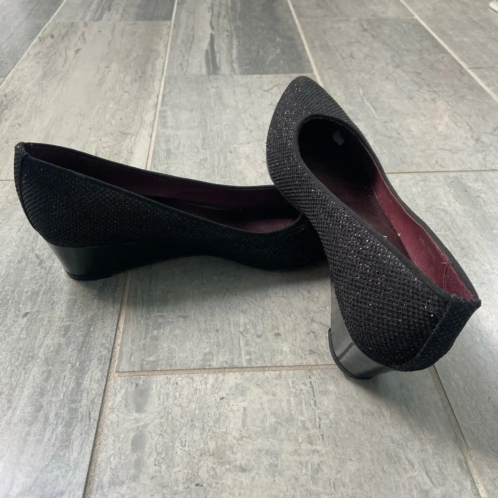 FS/NY French Sole New York Point Toe Wedge Pumps Heels Black Sparkle Size 9